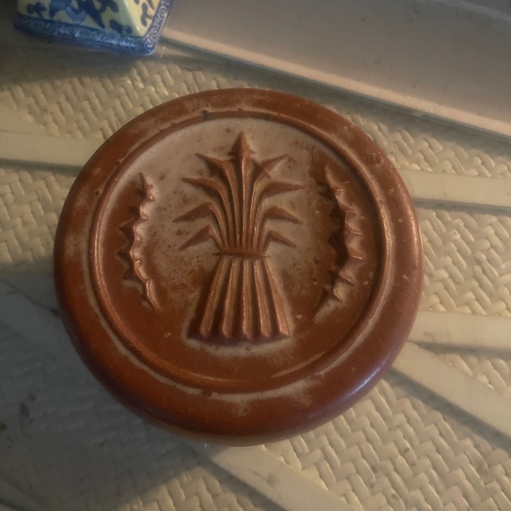 Vintage / primitive style Terracotta Round Trinket Box or Butter well.